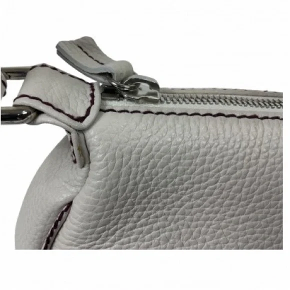 EUC! Authentic vintage Chanel embossed pebble leather bag - Picture 6 of 16